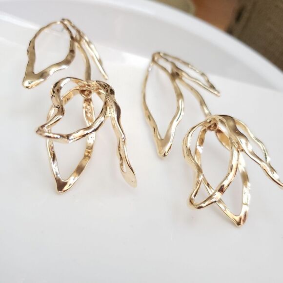 New! Zara Tulip Earrings - Picture 8 of 10